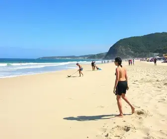 Esportes de areia e atividades na Prainha da Via Lago